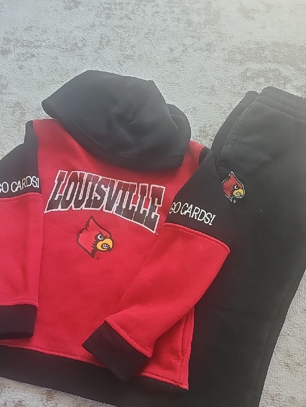 Louisville Caridnals Sweatshirt and Jogger Set - Red/Black